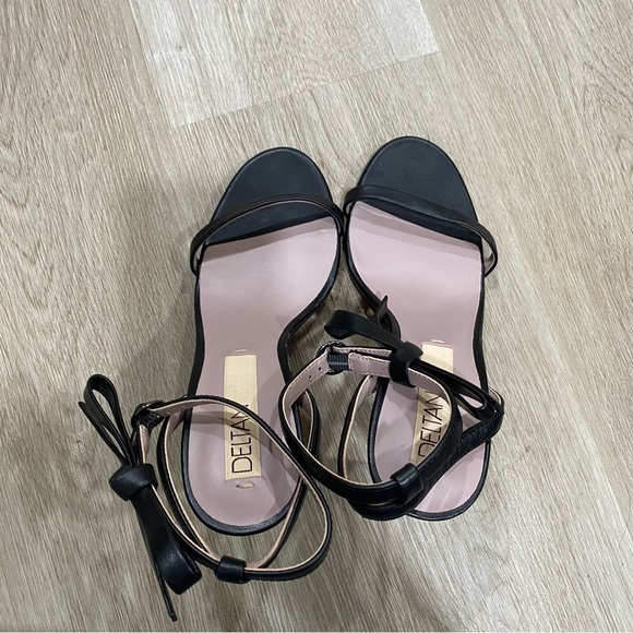 Deltan Leather Ankle Strap Bow Heeled Sandals - Picture 7 of 10